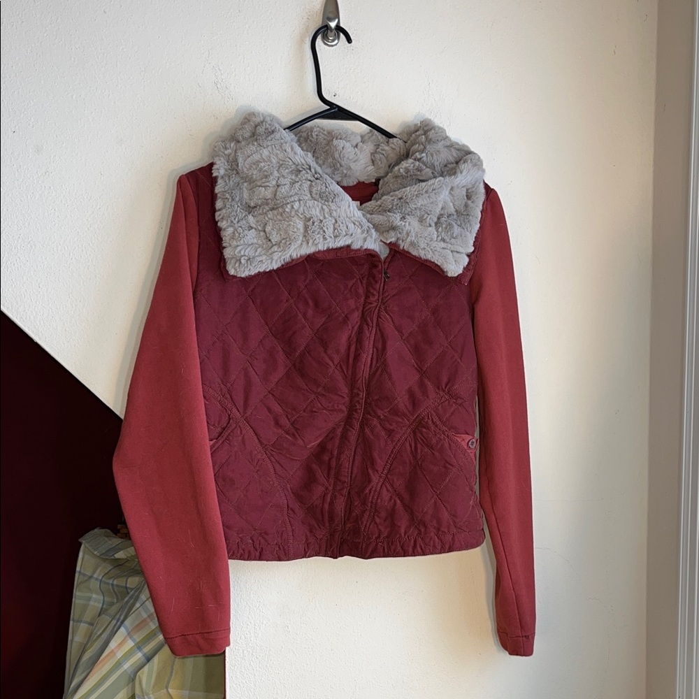 Anthropologie Marrakech Quilted Red Bomber Jacket with Faux Fur Gray Collar S‎